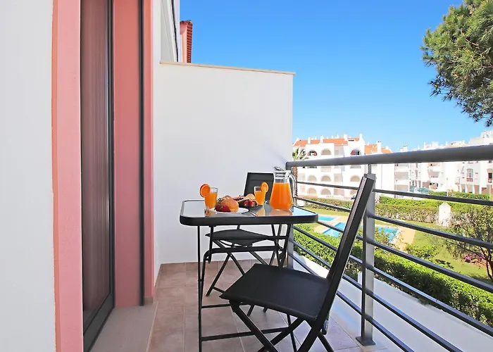 Apartment In Albufeira Near Rock Beach